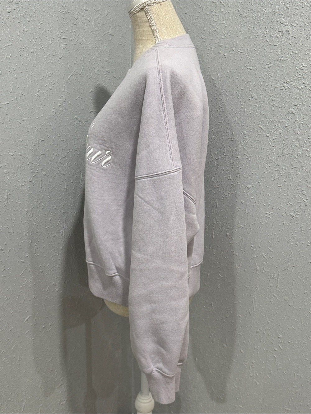 Abercrombie & Fitch French Riviera Lavender Sweatshirt Size Large - Picture 4 of 6